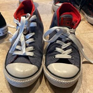 Converse tennis shoes